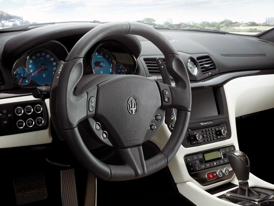  Maserati GranTurismo Sport 2012 года  (фото 28 из 37)